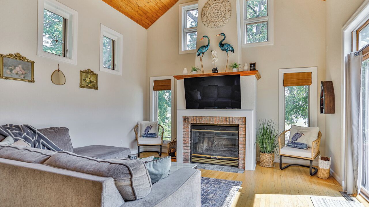 Photo of Livingroom in Schofield