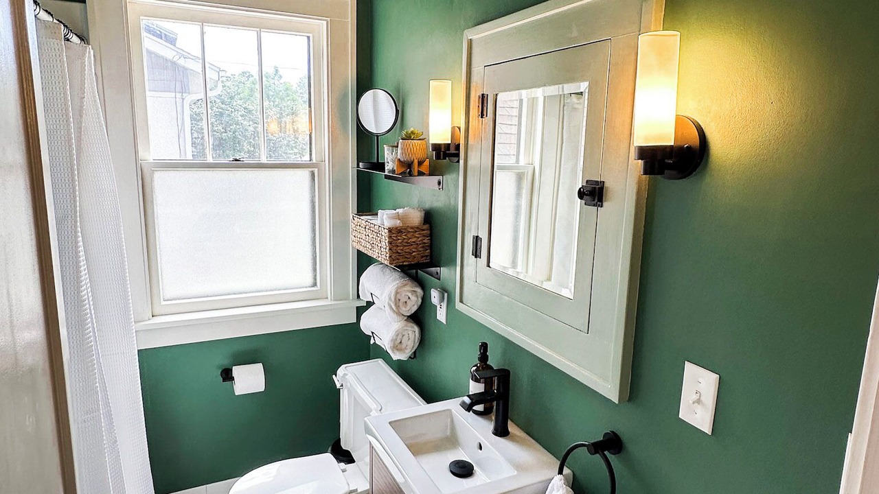 Photo of Bathroom in Kutzky Park
