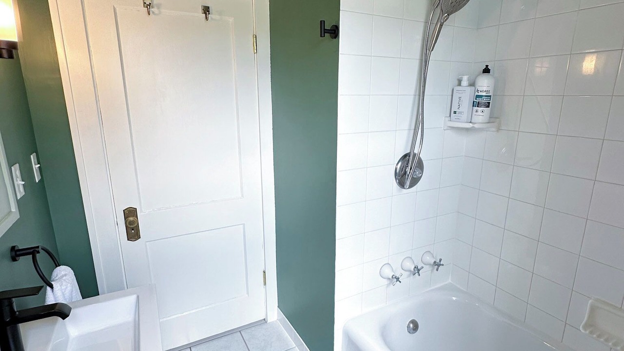 Photo of Bathroom in Kutzky Park