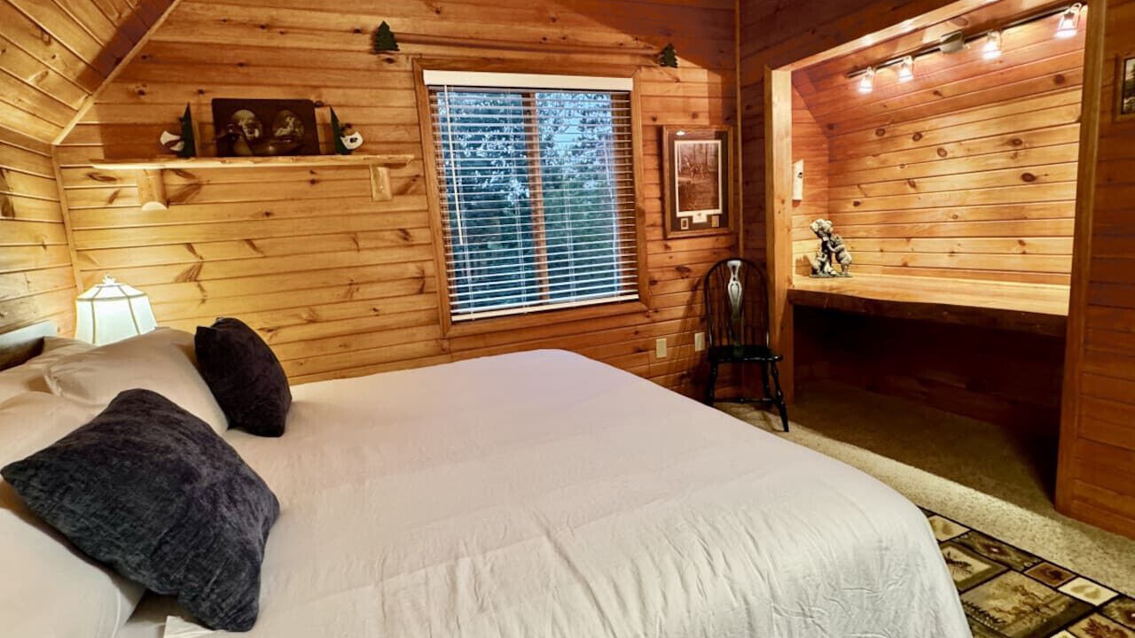 Photo of Bedroom in Webb Lake