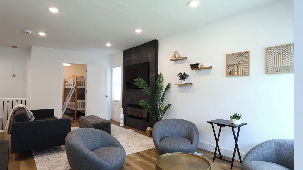 Photo of Livingroom in West Seventh