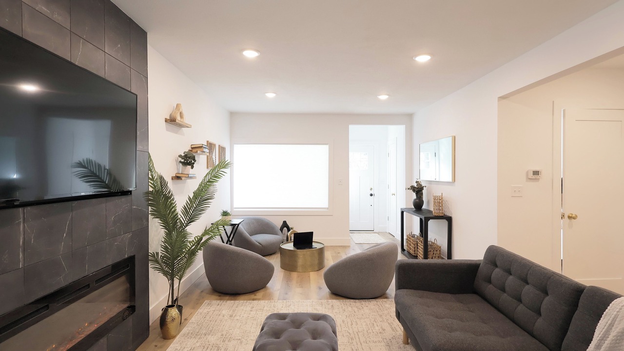 Photo of Livingroom in West Seventh