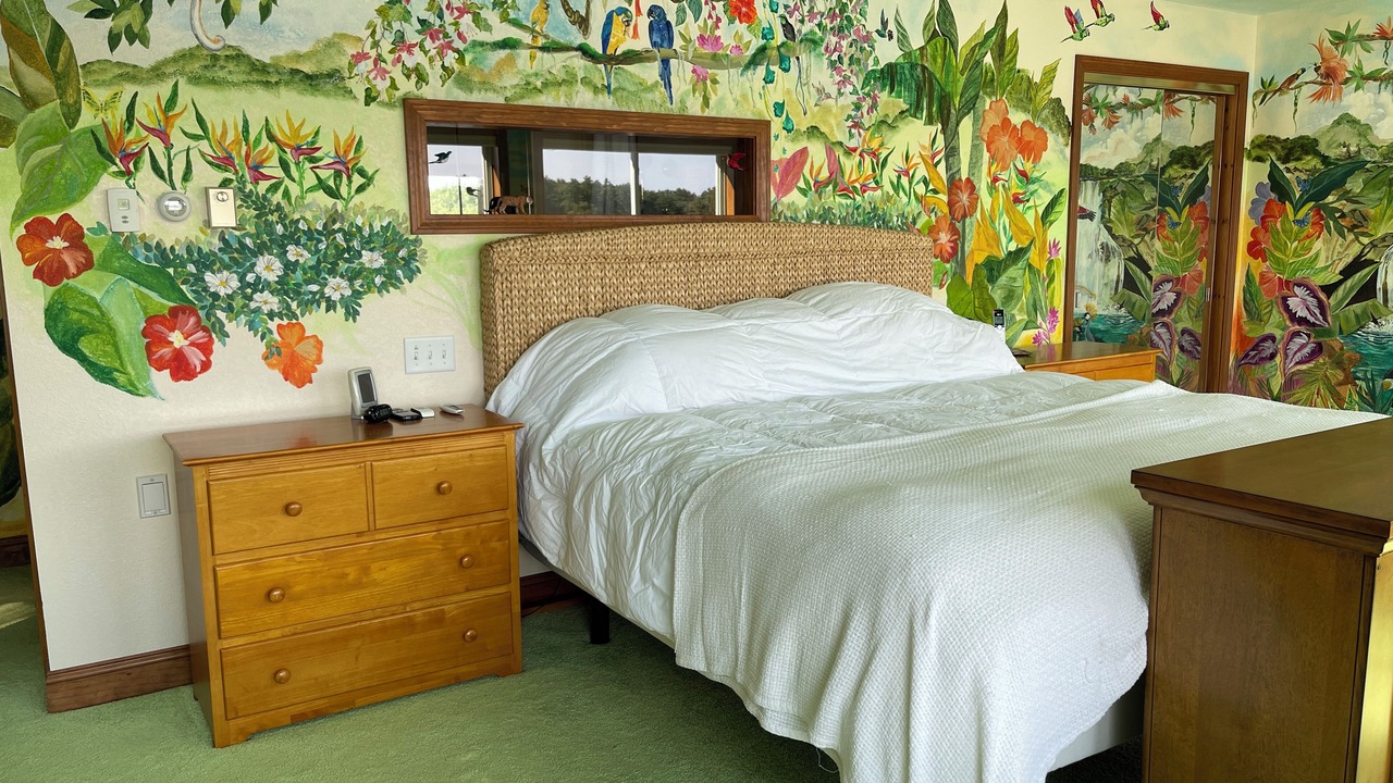 Photo of Bedroom in Shutesbury
