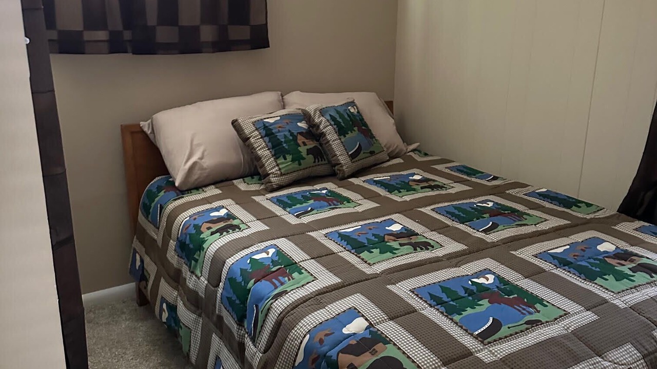 Photo of Bedroom in Holcombe