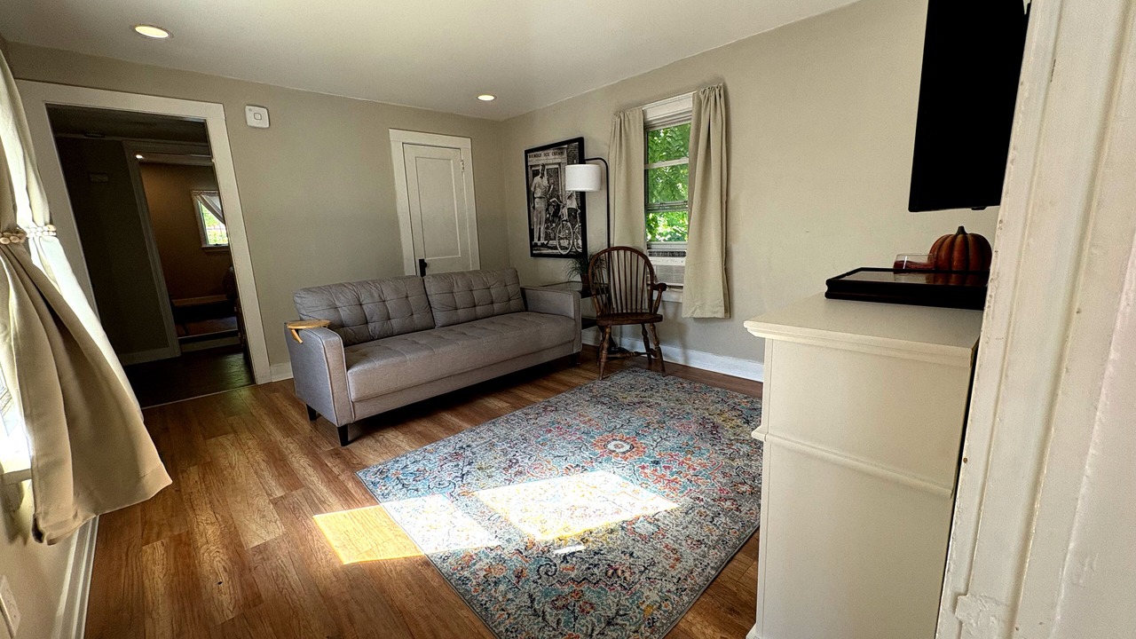 Photo of Livingroom in Greenfield