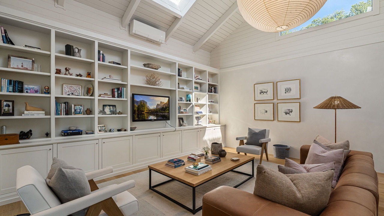 Photo of Livingroom in Northeast Santa Fe