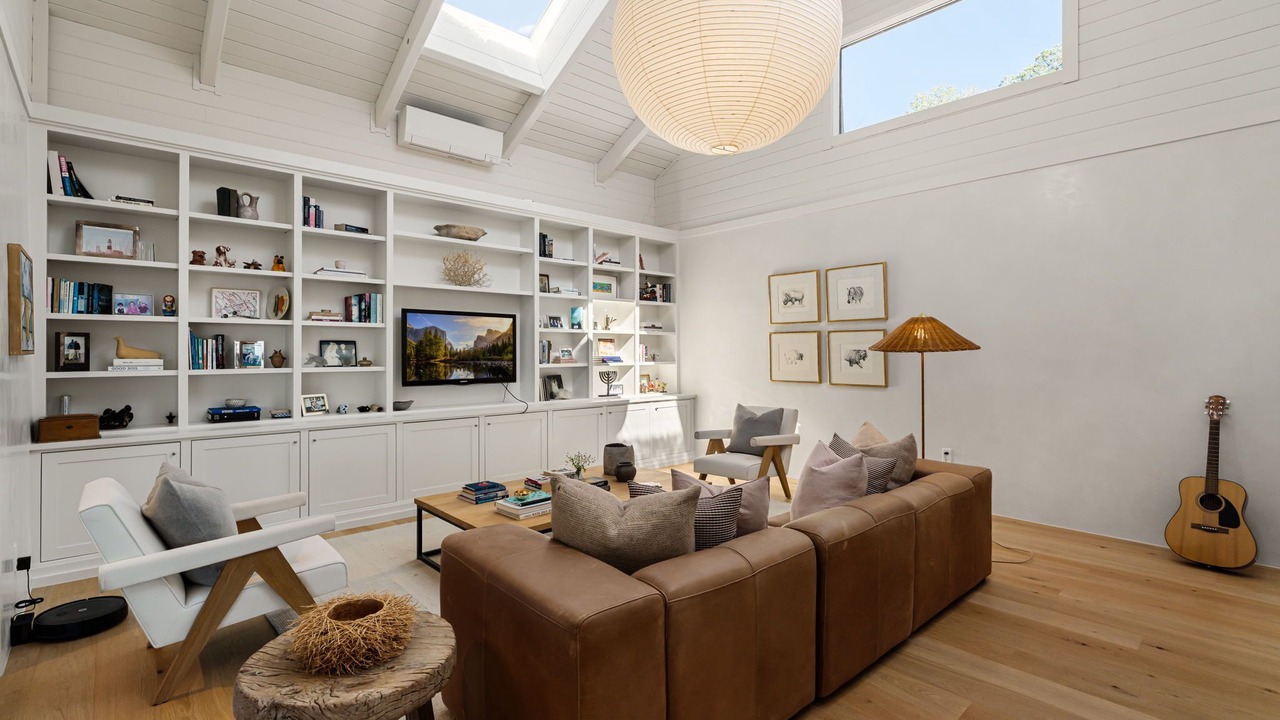 Photo of Livingroom in Northeast Santa Fe