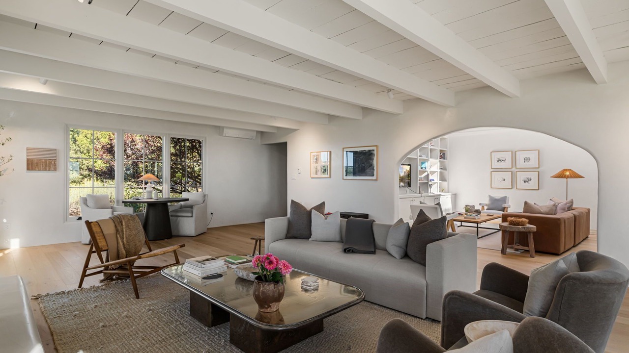 Photo of Livingroom in Northeast Santa Fe