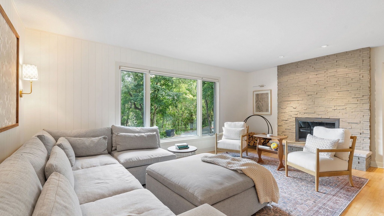 Photo of Livingroom in Minnetonka