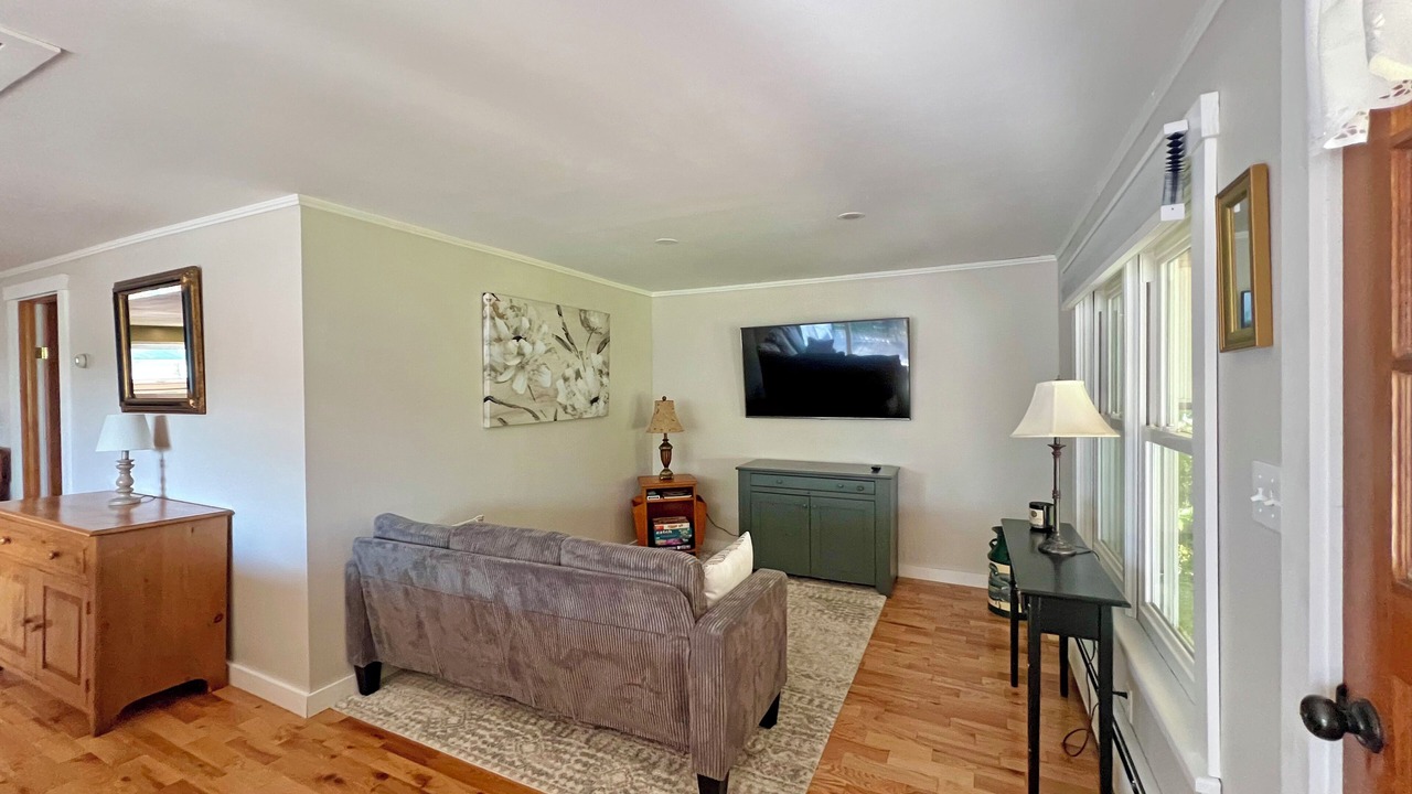 Photo of Livingroom in Lake Elmore