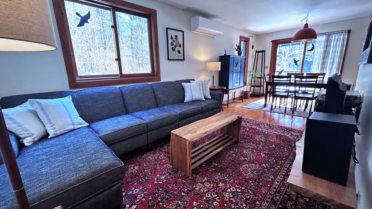 Photo of Livingroom in Leverett