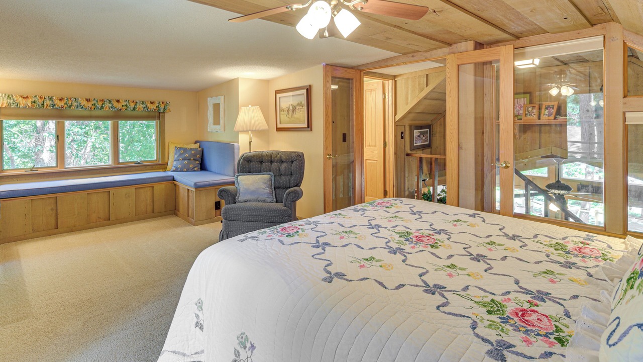 Photo of Bedroom in Minong