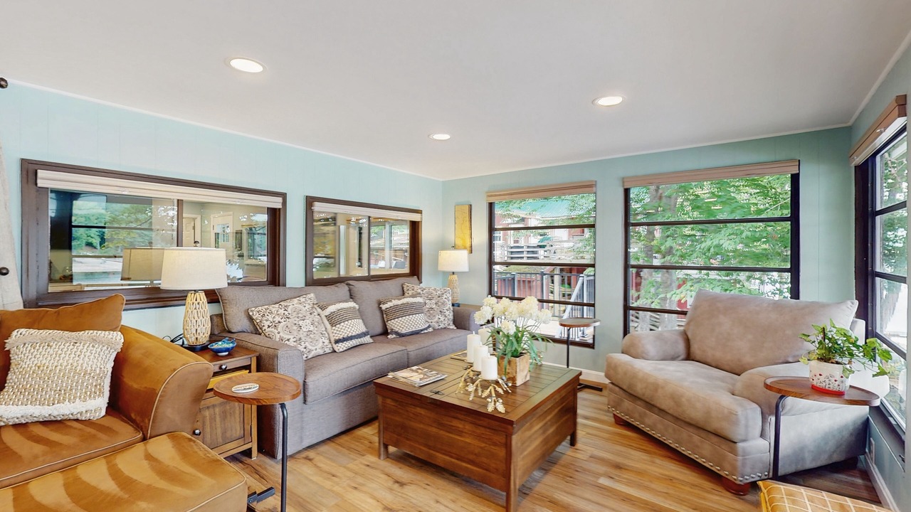 Photo of Livingroom in Gloversville