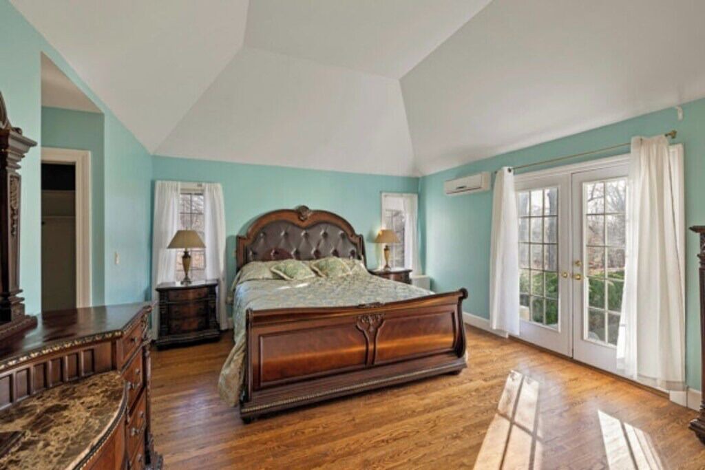 Photo of Bedroom in Redding Ridge