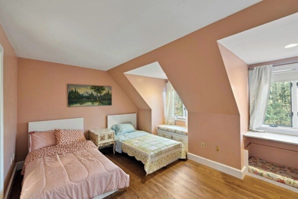 Photo of Bedroom in Redding Ridge