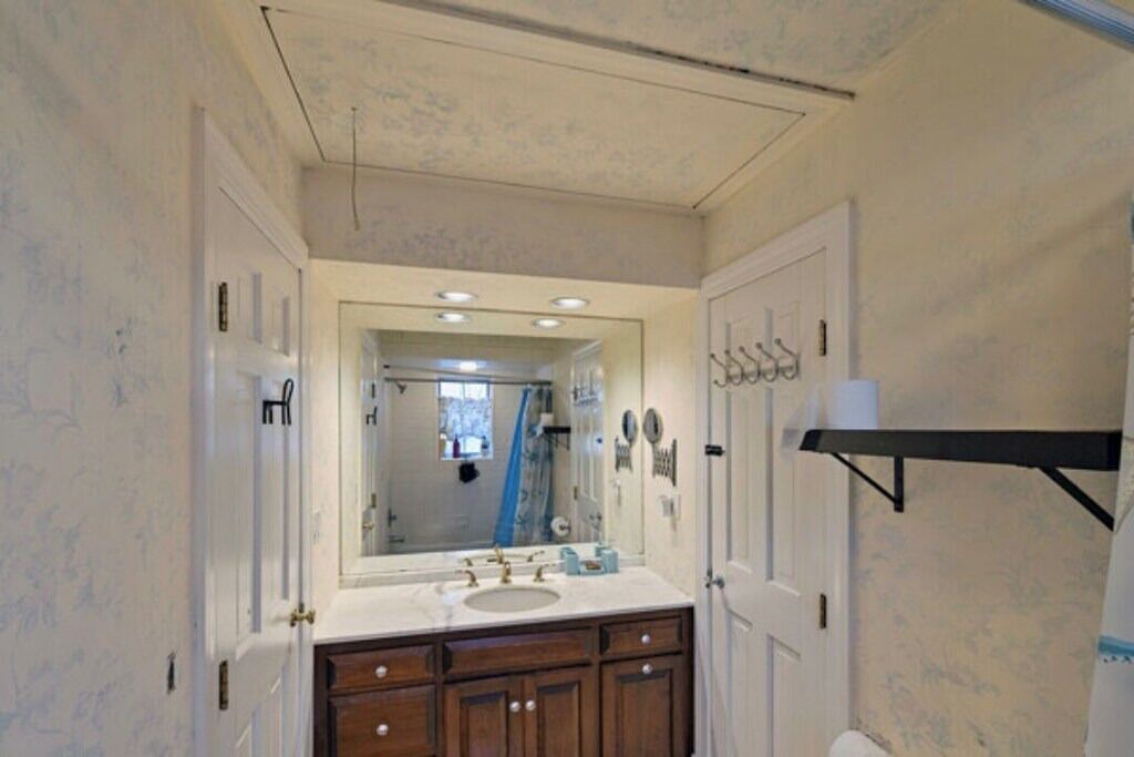 Photo of Bathroom in Redding Ridge