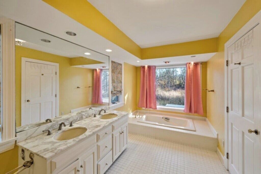 Photo of Bathroom in Redding Ridge