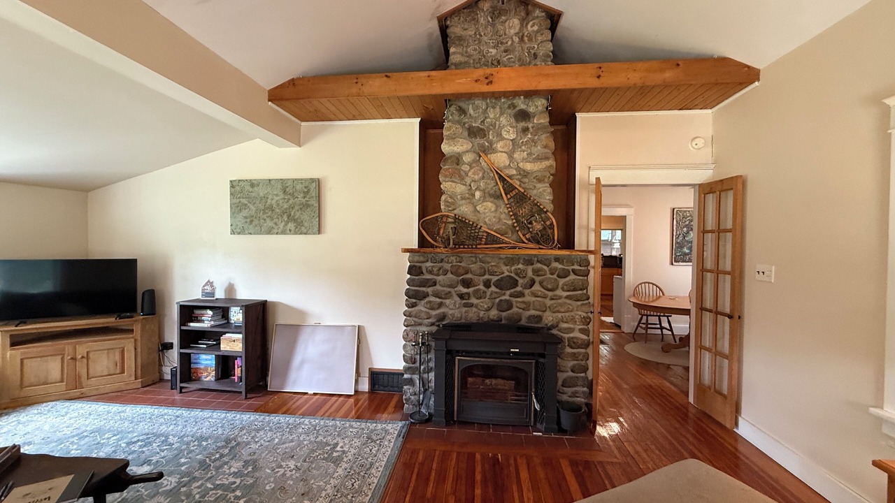 Photo of Livingroom in Elizabethtown