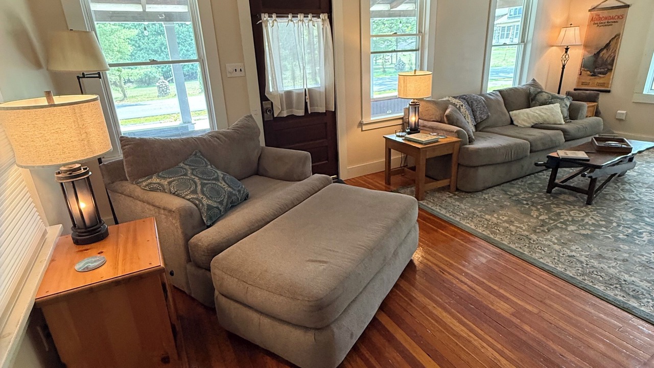 Photo of Livingroom in Elizabethtown