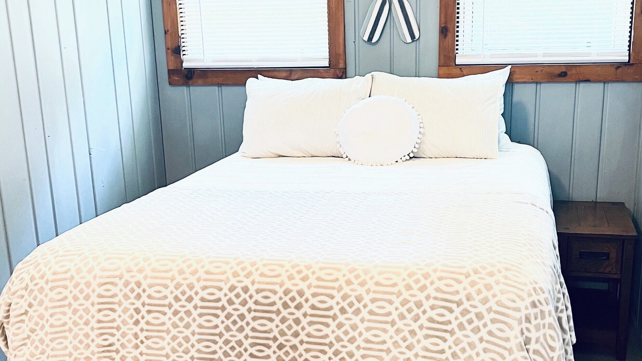 Photo of Bedroom in Northwoods Beach