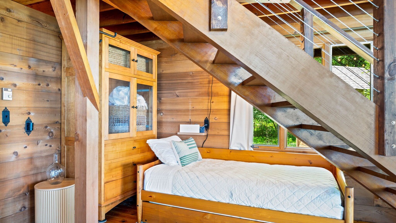 Photo of Bedroom in Gills Rock