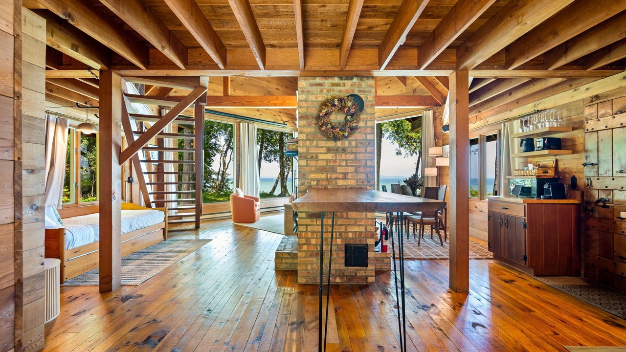 Photo of Bedroom in Gills Rock