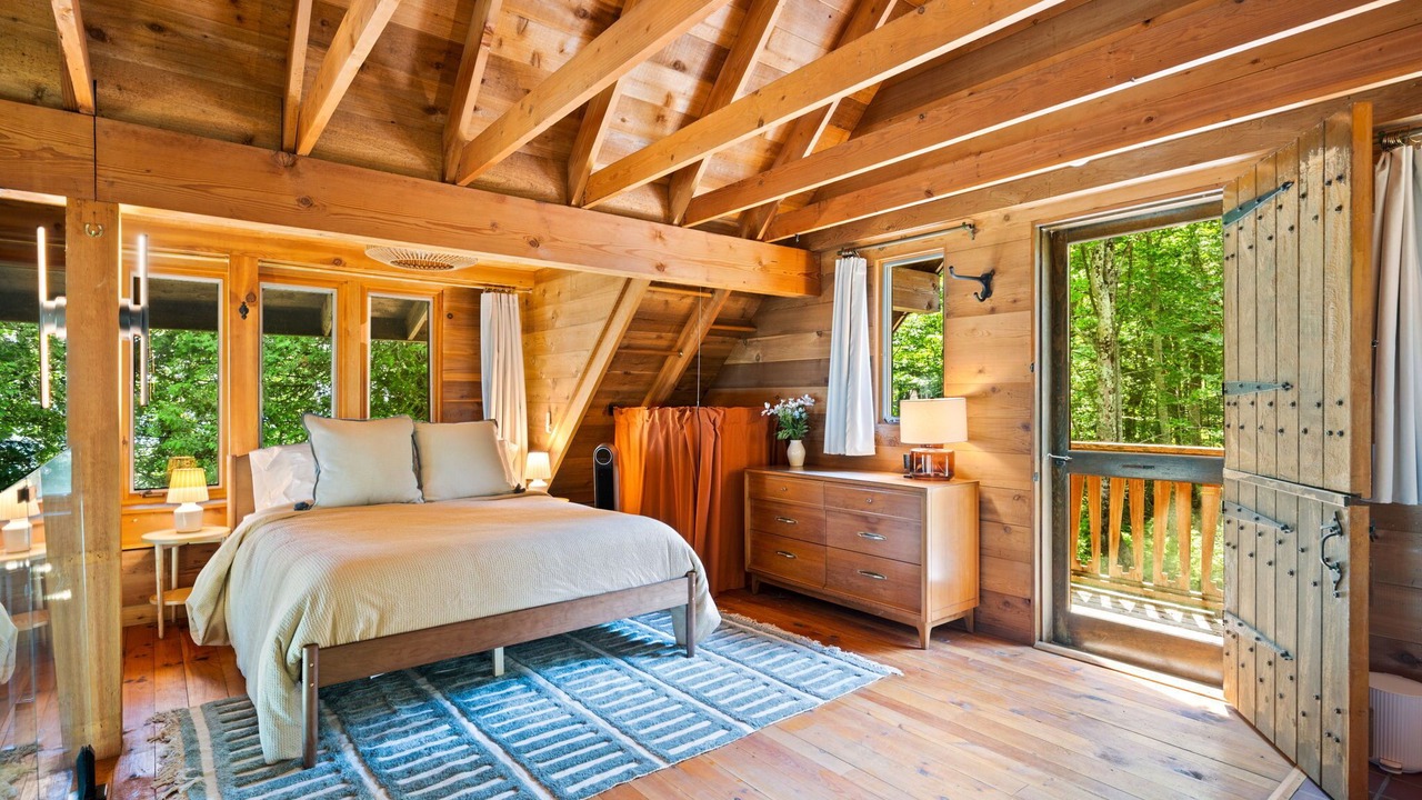 Photo of Bedroom in Gills Rock