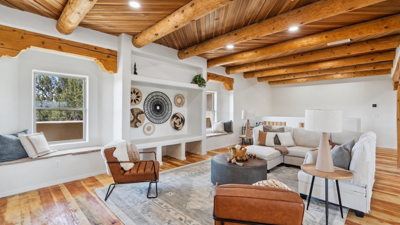 Photo of Livingroom in Canoncito
