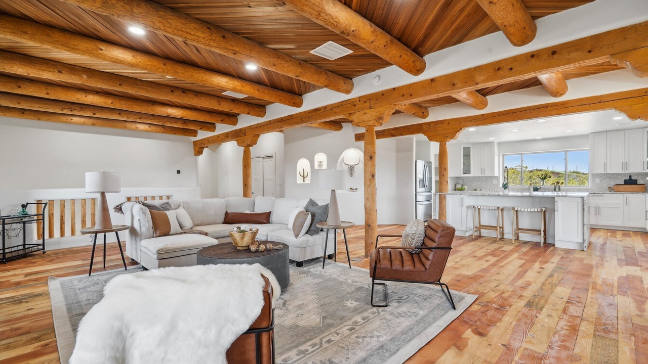 Photo of Livingroom in Canoncito