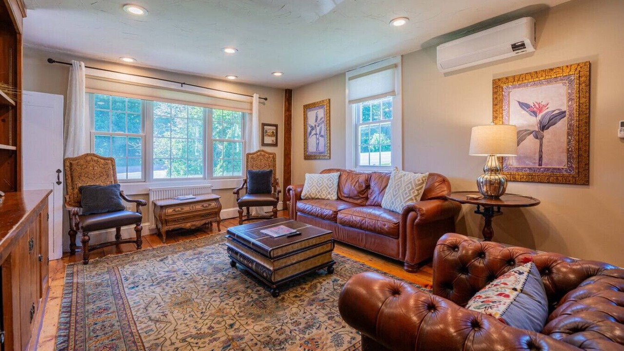 Photo of Livingroom in Manchester Center