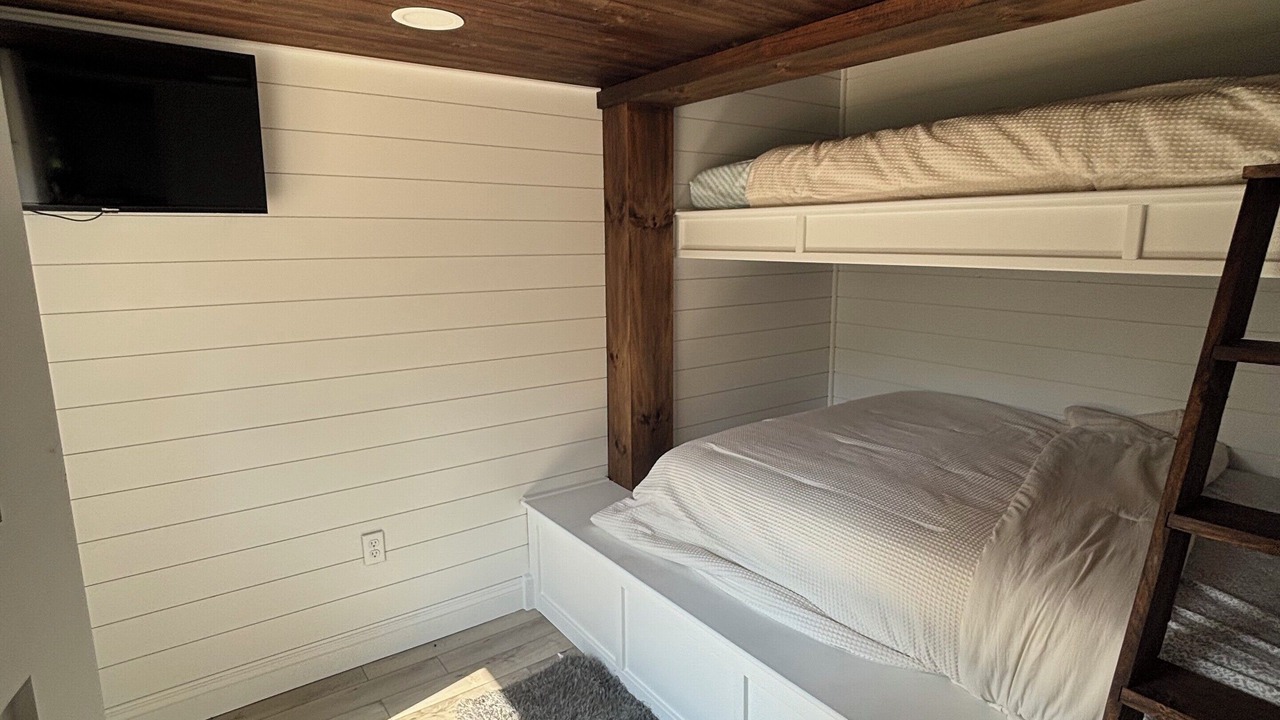 Photo of Bedroom in Holcombe