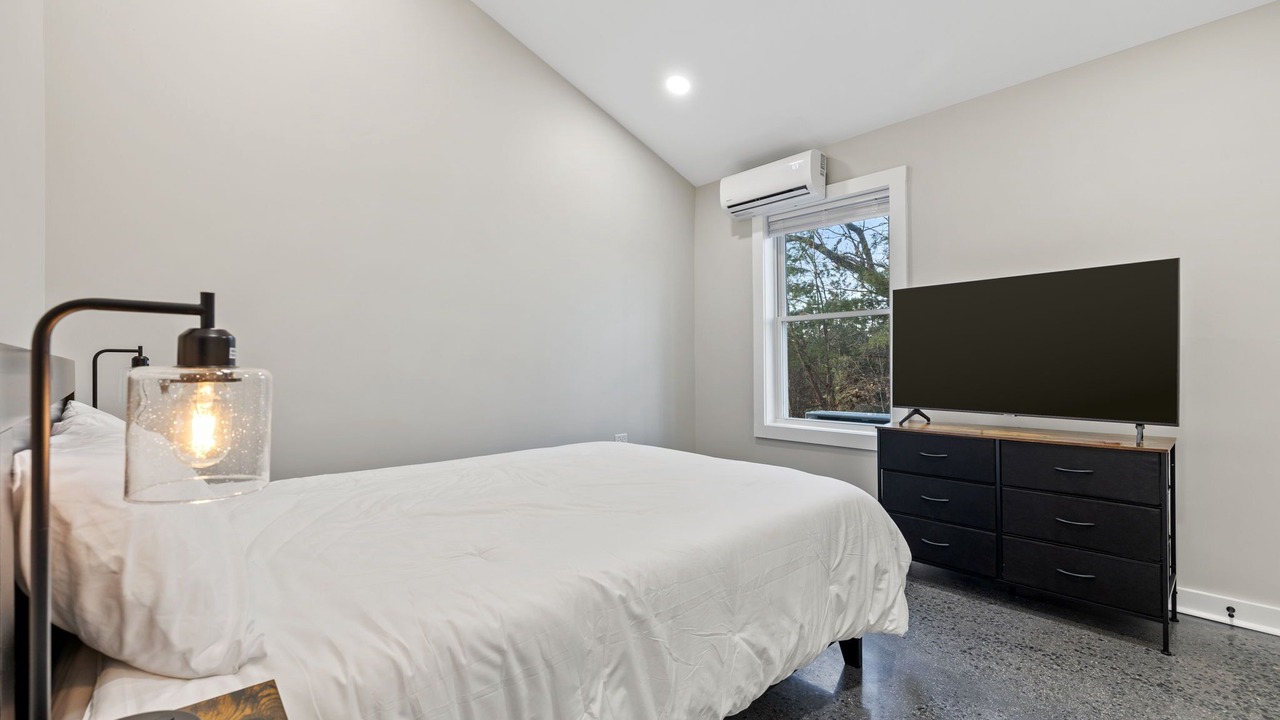 Photo of Bedroom in Berkeley Springs