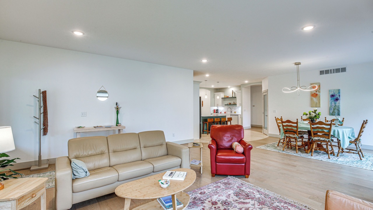 Photo of Livingroom in Pine Island