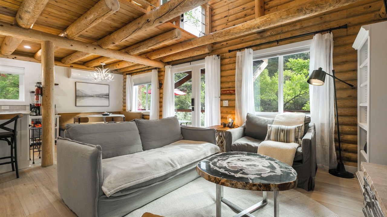 Photo of Livingroom in Jemez Springs