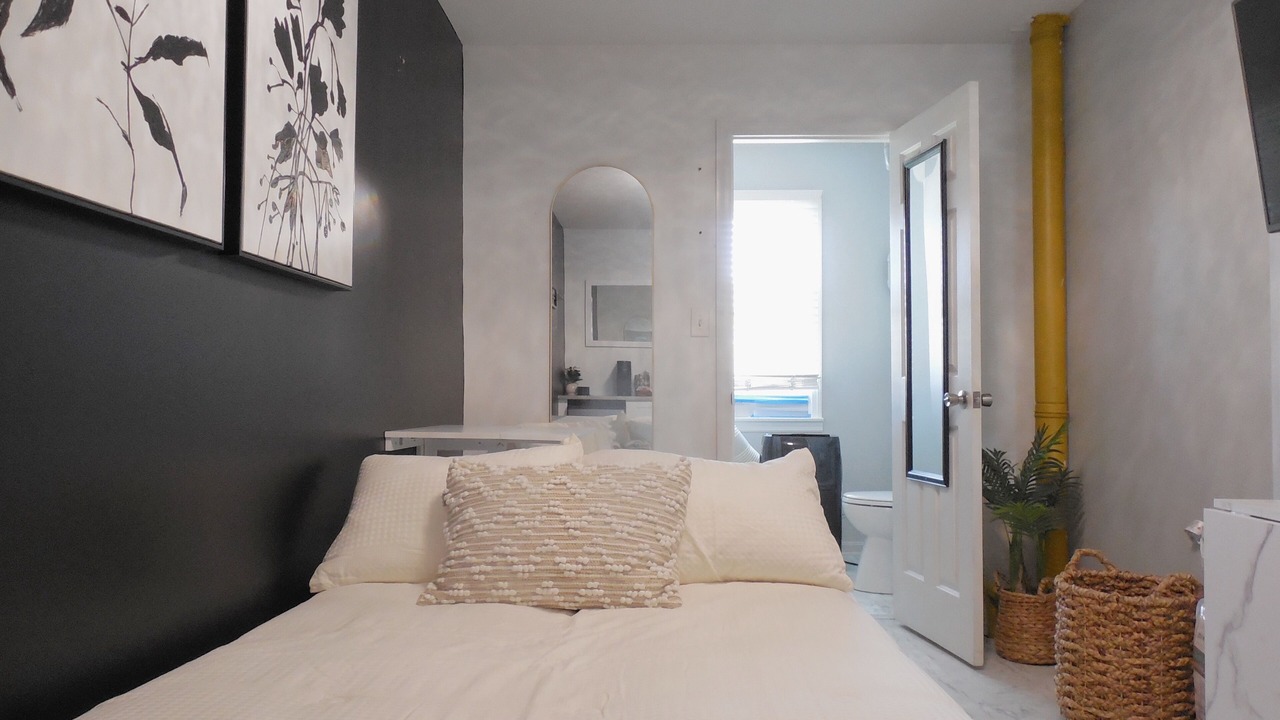 Photo of Bedroom in Star City