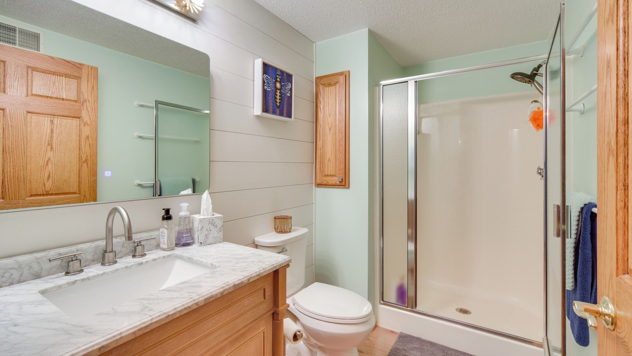 Photo of Bathroom in Siren