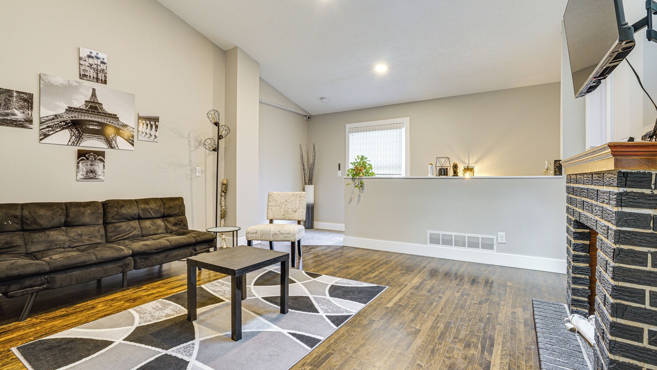 Photo of Livingroom in Whittier