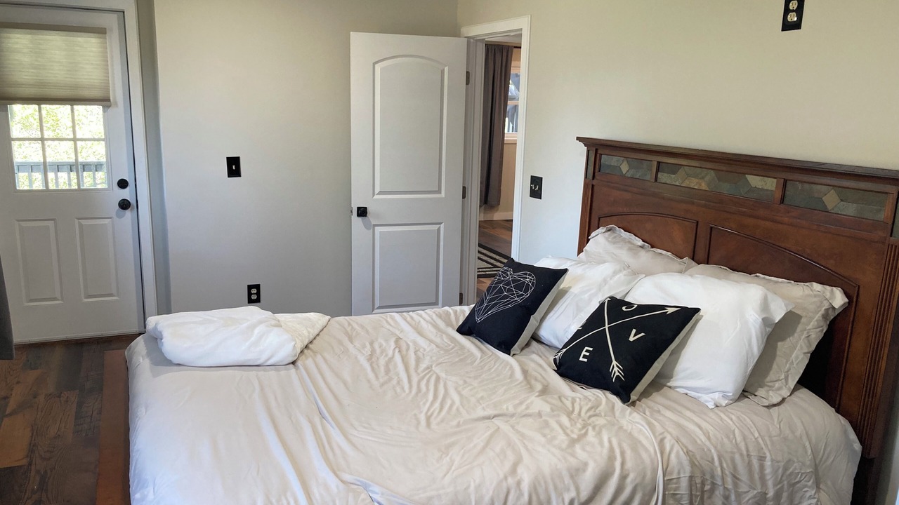 Photo of Bedroom in Oswego