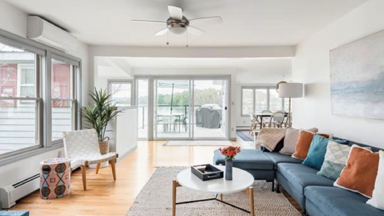 Photo of Livingroom in Malletts Bay