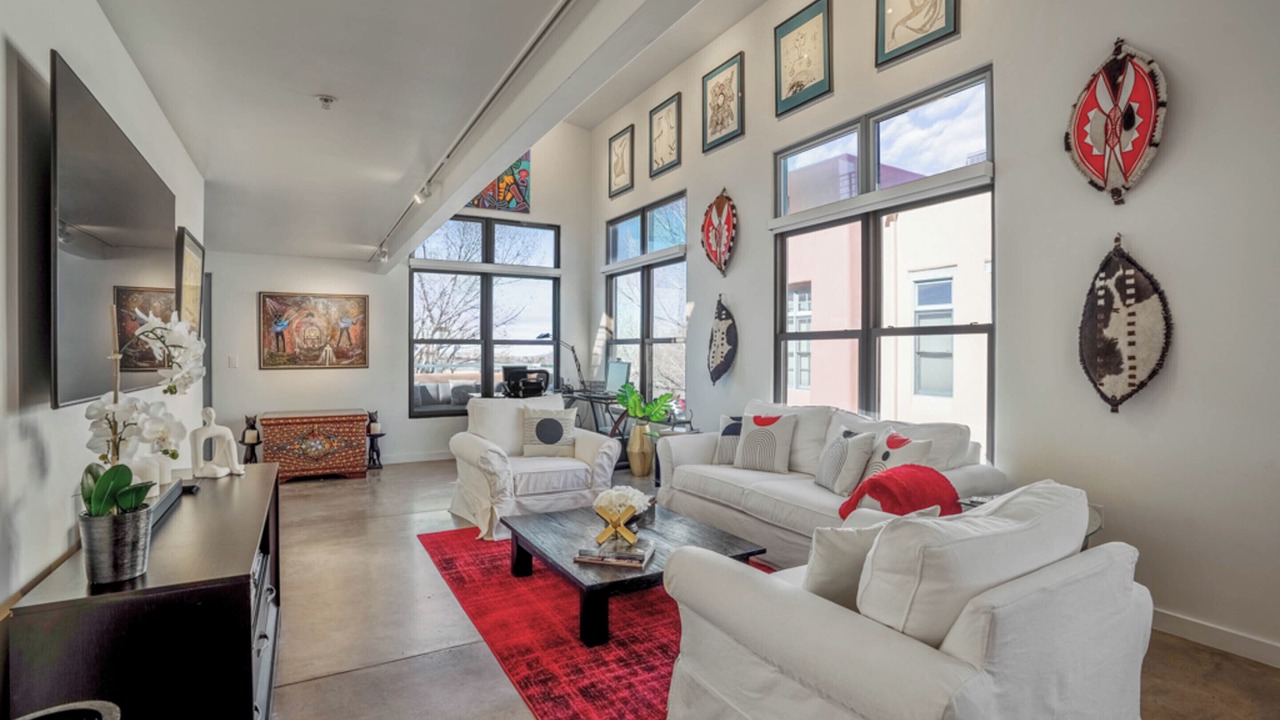 Photo of Livingroom in South Capitol