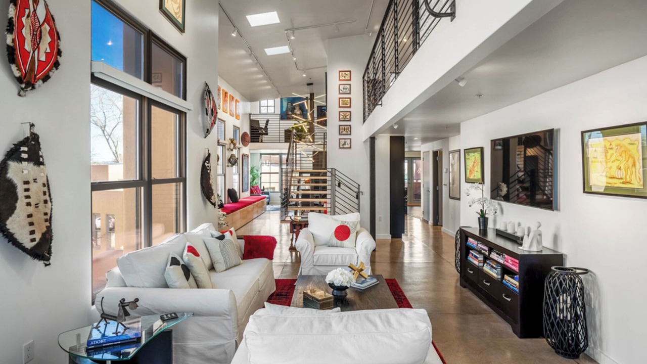 Photo of Livingroom in South Capitol