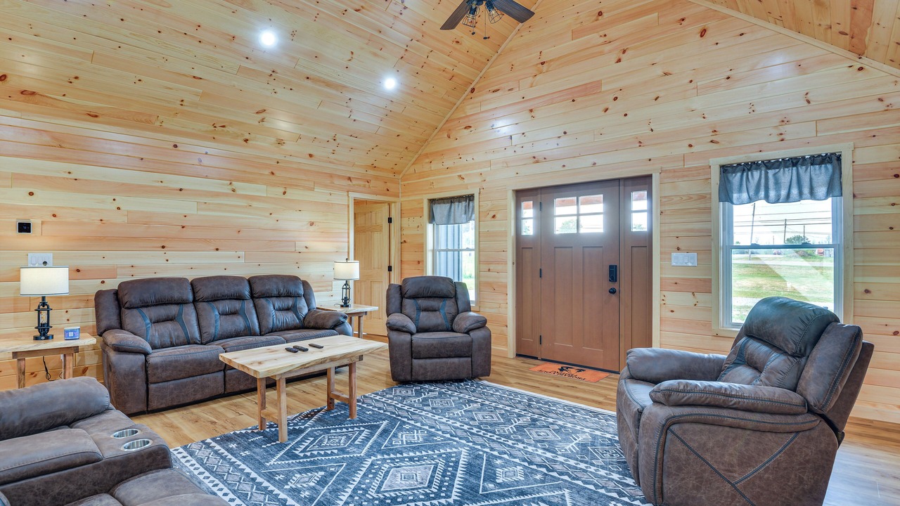 Photo of Livingroom in Frontenac