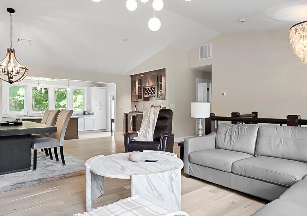 Photo of Livingroom in Saunderstown