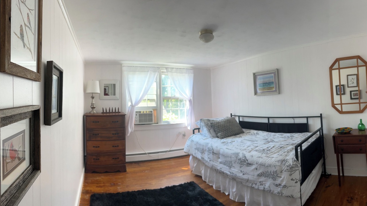 Photo of Bedroom in Litchfield Historic District