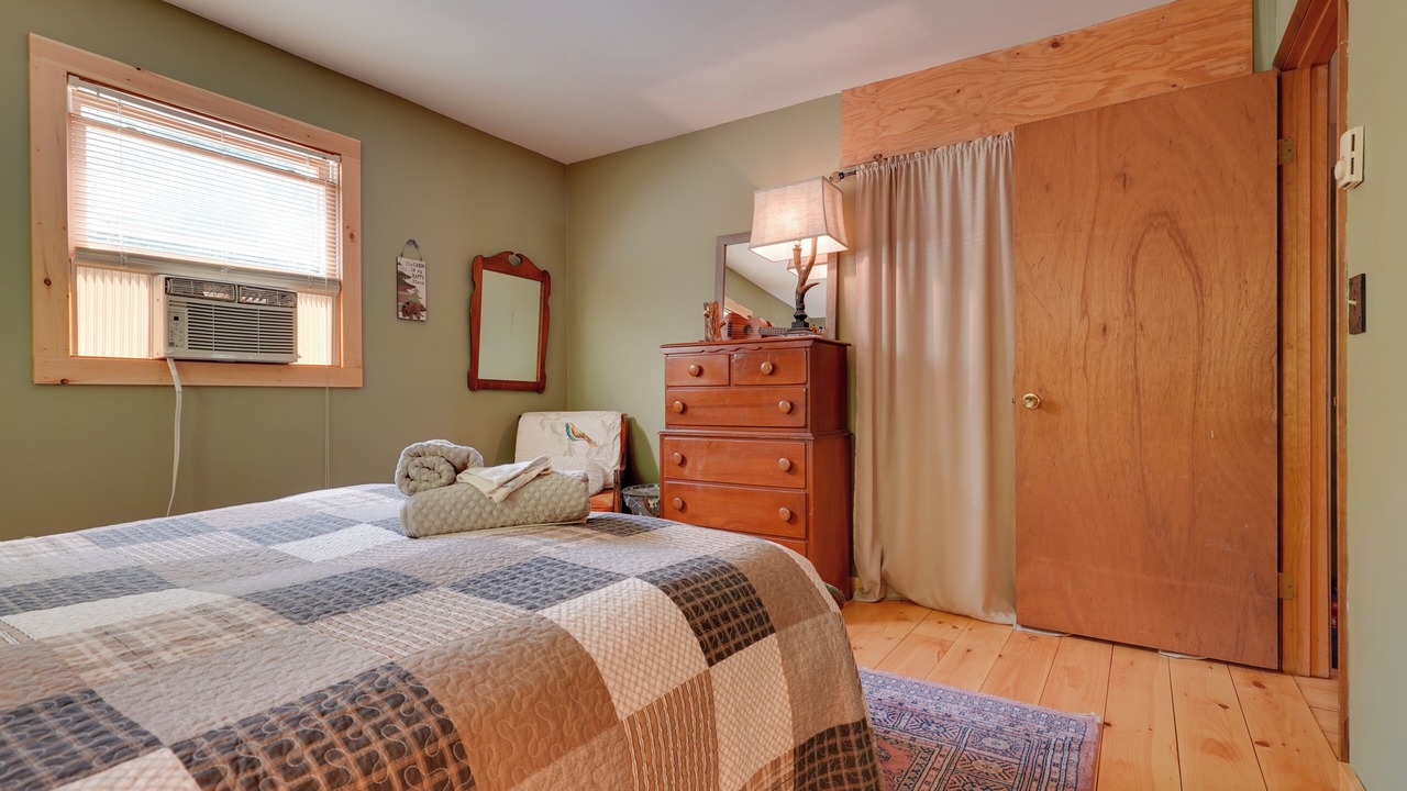 Photo of Bedroom in Severance