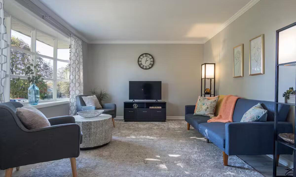 Photo of Livingroom in Stockade Historic District