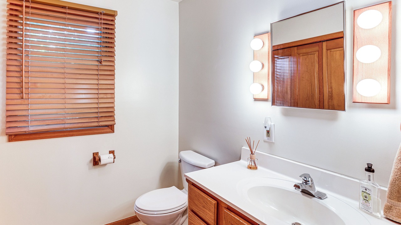 Photo of Bathroom in Grawn