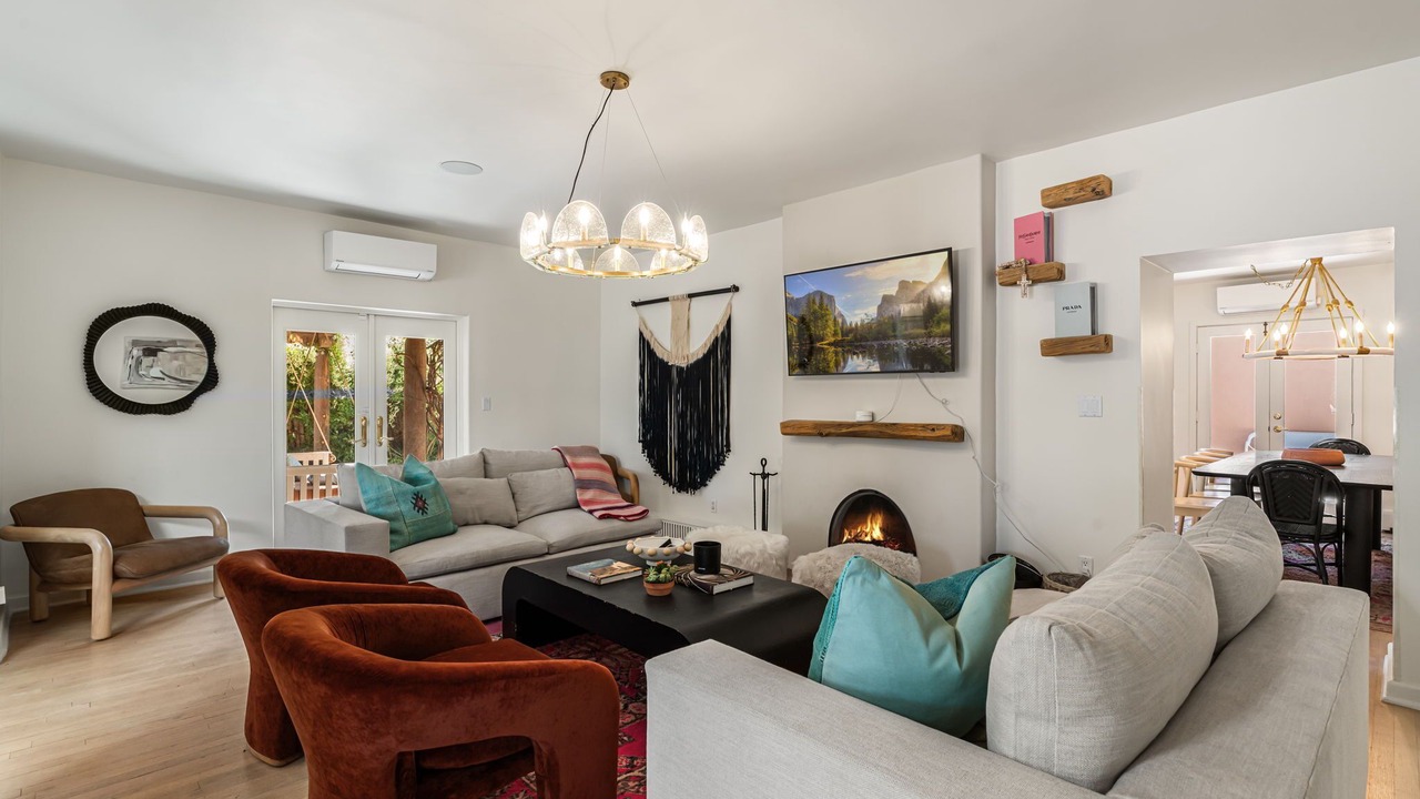 Photo of Livingroom in Northeast Santa Fe