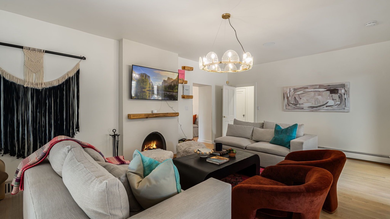 Photo of Livingroom in Northeast Santa Fe