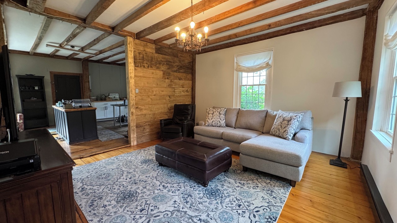 Photo of Livingroom in Hinsdale